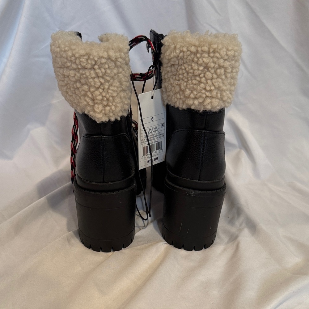 Universal Thread Aubrie Heeled Boot - Picture 4 of 5